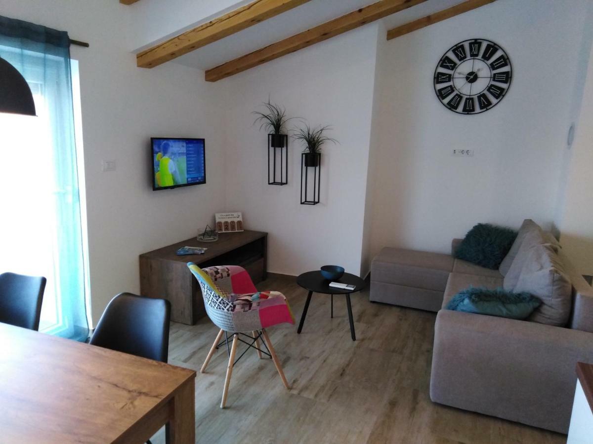 Ellmar Appartement Medulin Buitenkant foto